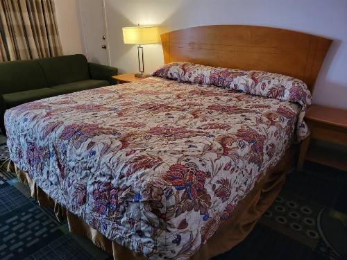 Emerald Inn - image 33
