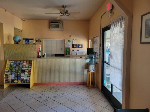 Emerald Inn - image 37