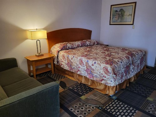 Emerald Inn - image 44