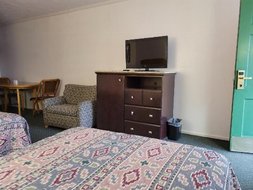 Emerald Inn - image 50
