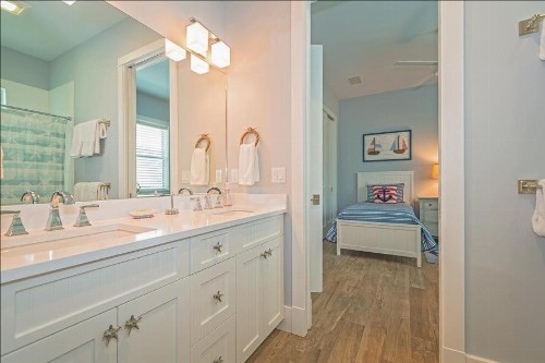 Homes-261 Seabreeze Ct - image 3