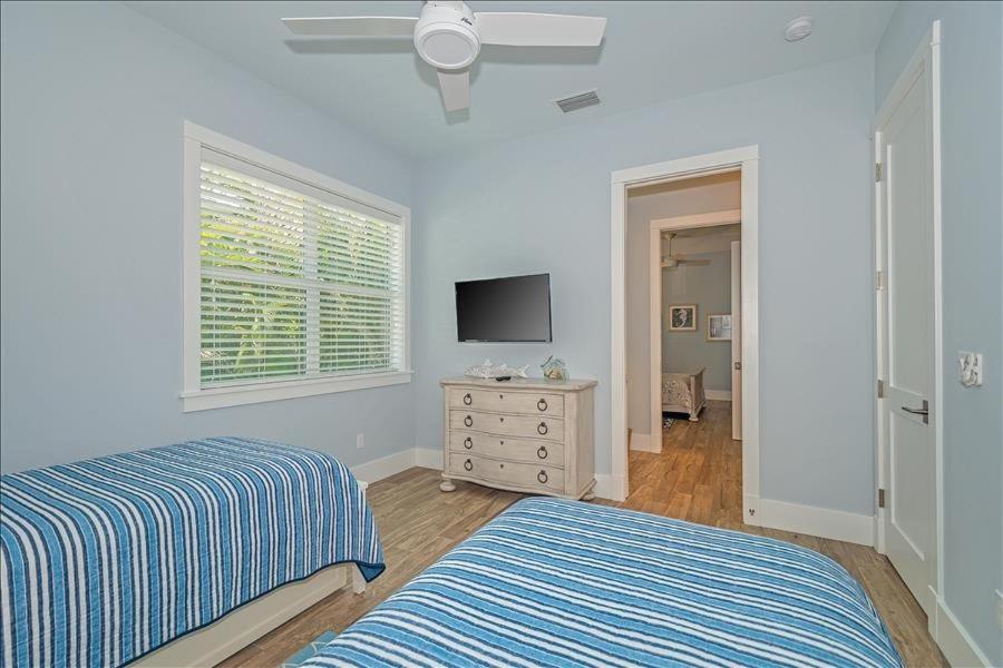 Homes-261 Seabreeze Ct - image 6