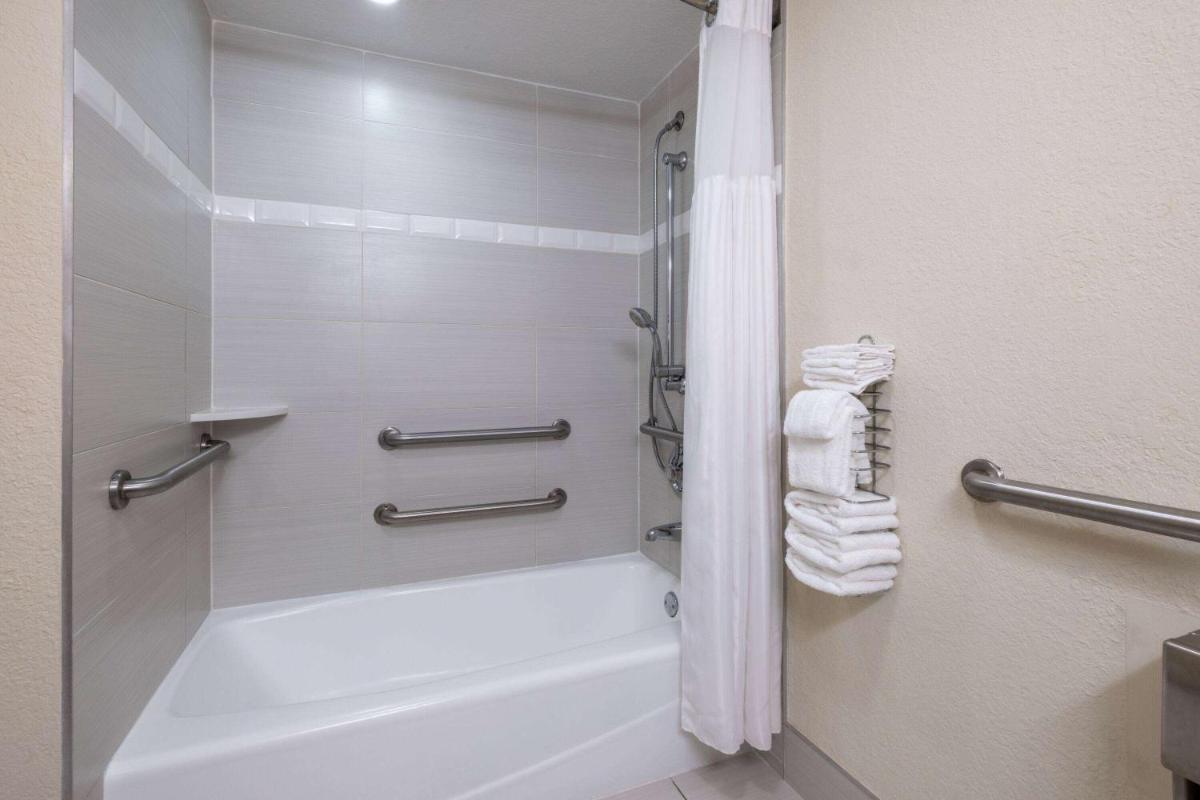 Wyndham Boca Raton Hotel - image 2