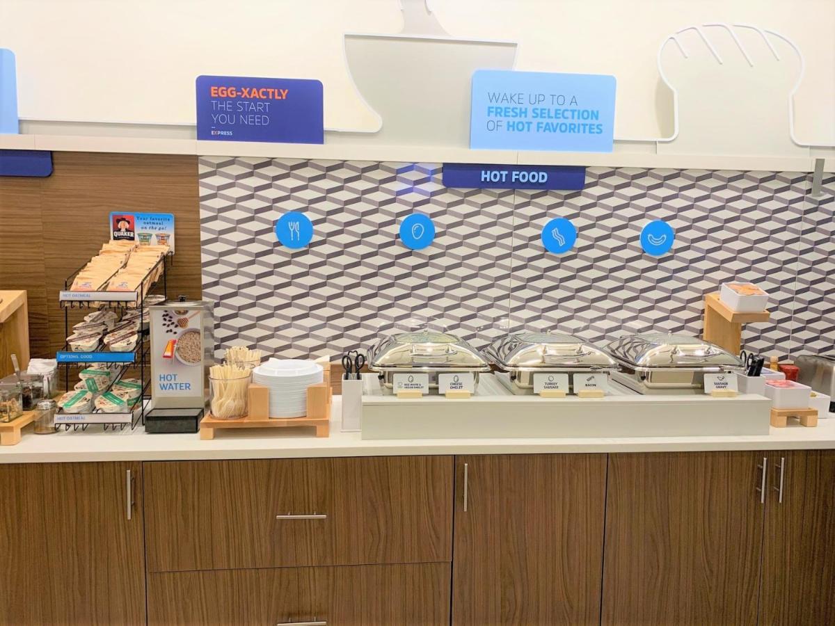 Holiday Inn Express Boca Raton - West an IHG Hotel - image 3