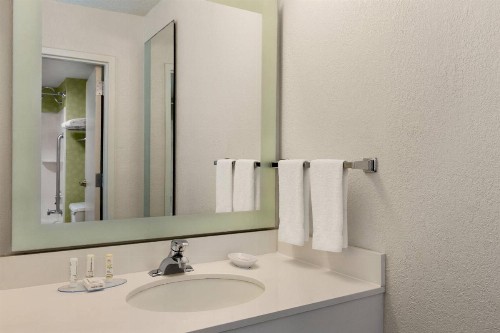 SpringHill Suites Boca Raton - image 14