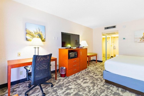 Best Western Plus University Inn - image 23