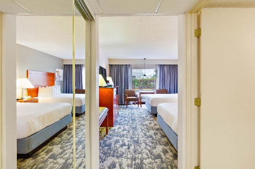 Best Western Plus University Inn - image 26