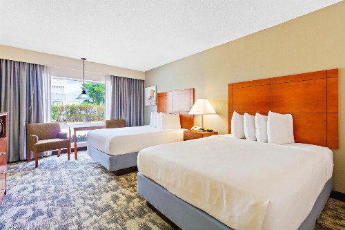 Best Western Plus University Inn - image 28