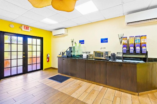 Best Western Plus University Inn - image 32