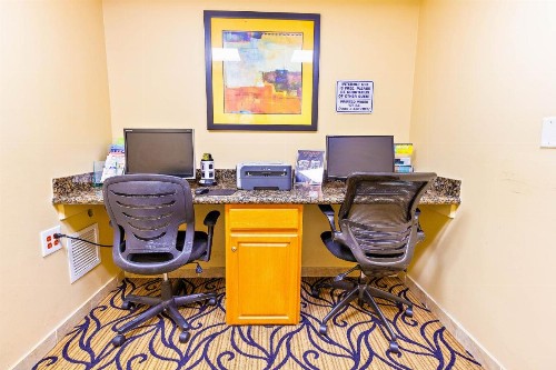 Best Western Plus University Inn - image 34
