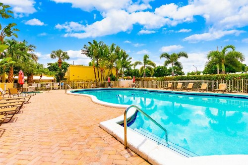 Best Western Plus University Inn - image 38