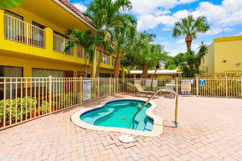 Best Western Plus University Inn - image 39