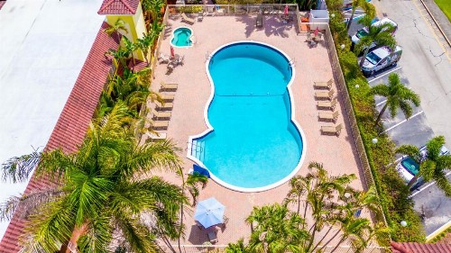 Best Western Plus University Inn - image 40