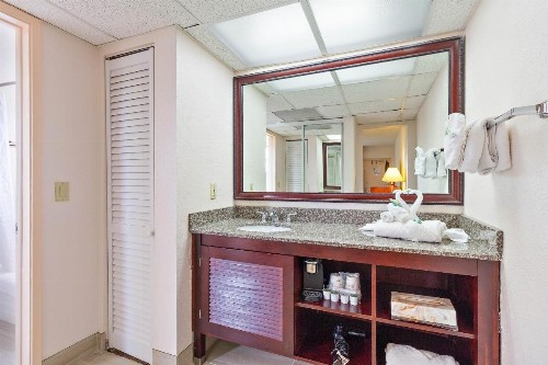 Best Western Plus University Inn - image 43