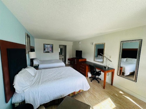 Boca Inn - image 17