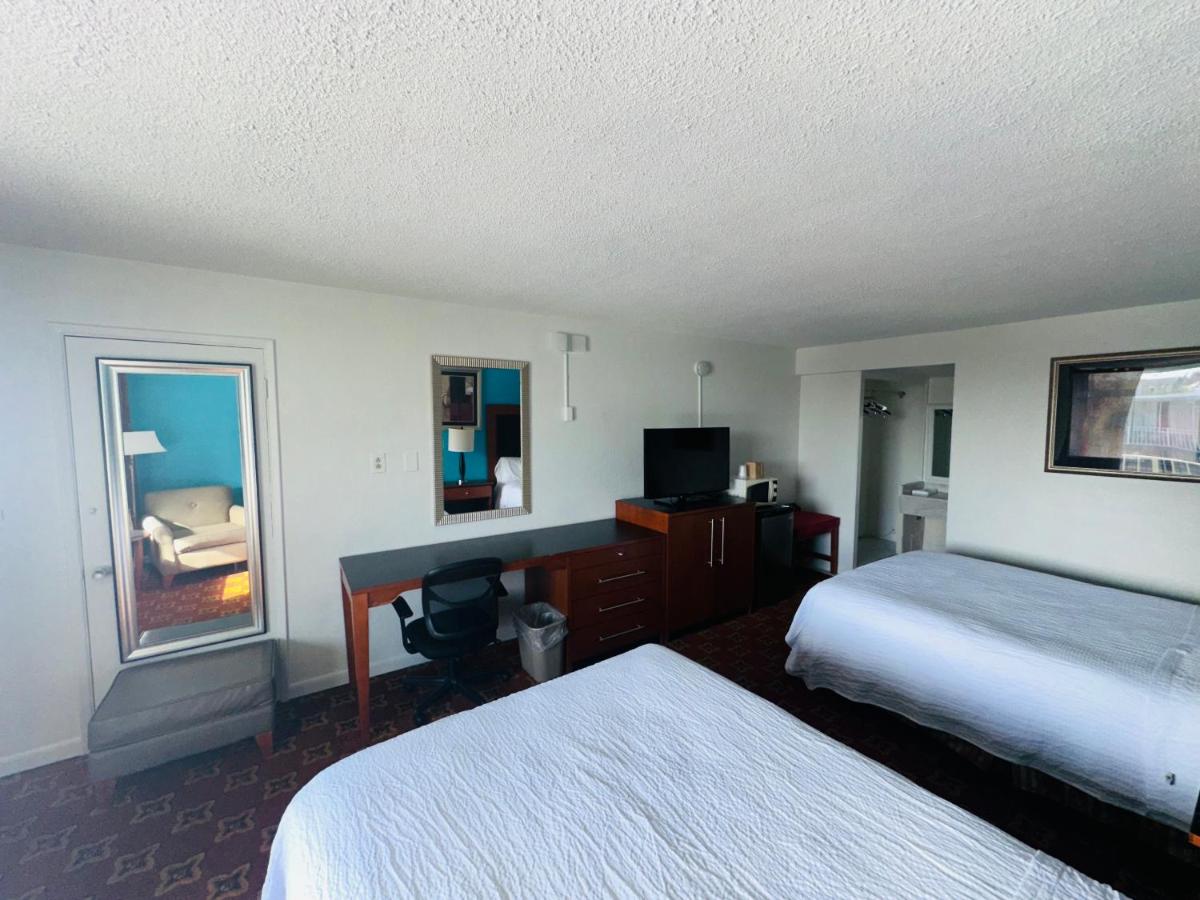 Boca Inn - image 2