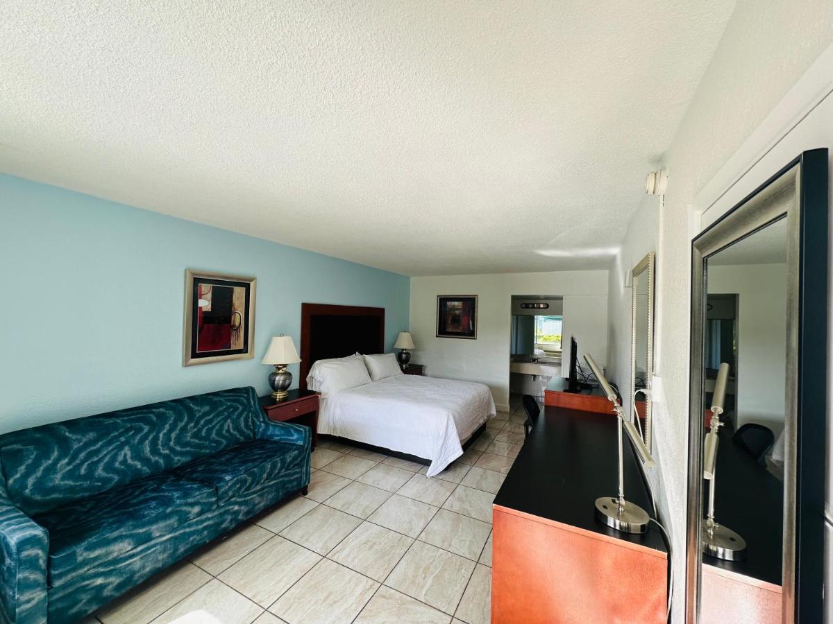 Boca Inn - image 3