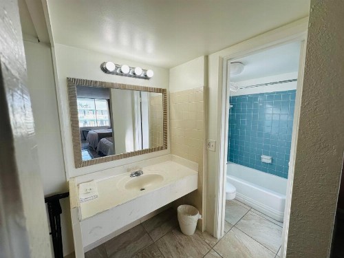Boca Inn - image 31