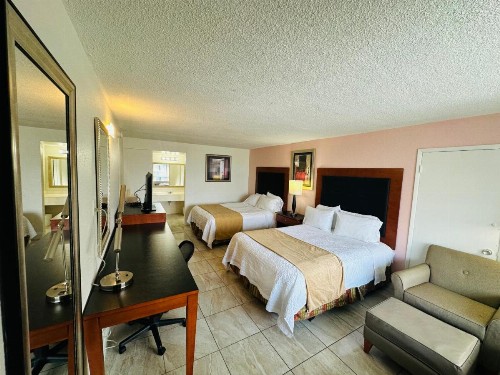 Boca Inn - image 32
