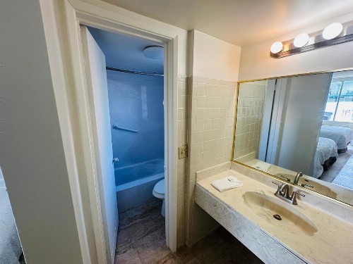 Boca Inn - image 33