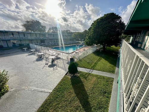 Boca Inn - image 9
