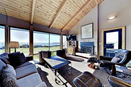 Fairview Grande - Private Bay-View Hot Tub & Sauna home