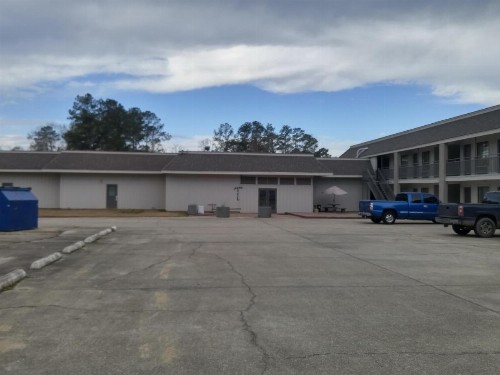 Travelers Rest Motel - image 15