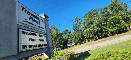 Travelers Rest Motel - image 4