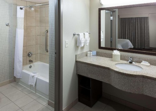 Hampton Inn & Suites Boise-Downtown - image 37