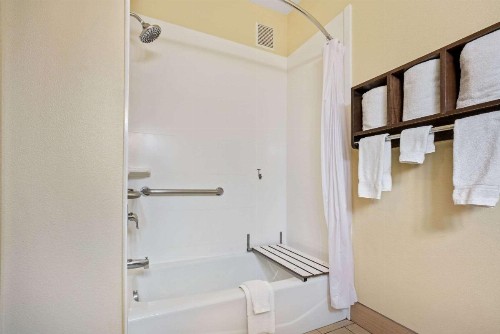 La Quinta by Wyndham Boise Airport - image 11