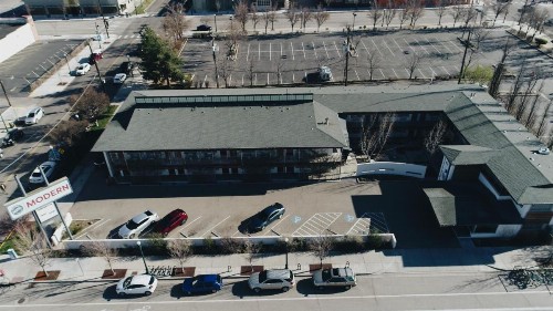 Modern Hotel - image 13