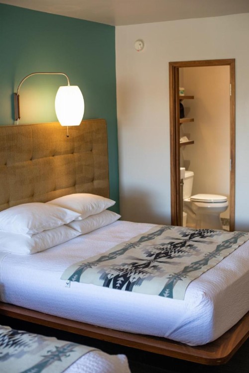 Modern Hotel - image 17