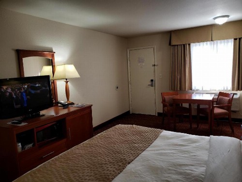 Airport Inn - image 14