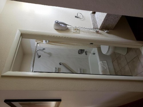 Airport Inn - image 28