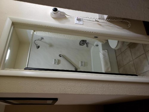 Airport Inn - image 32