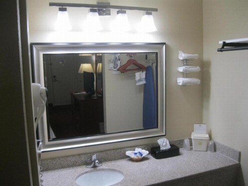 Airport Inn - image 33