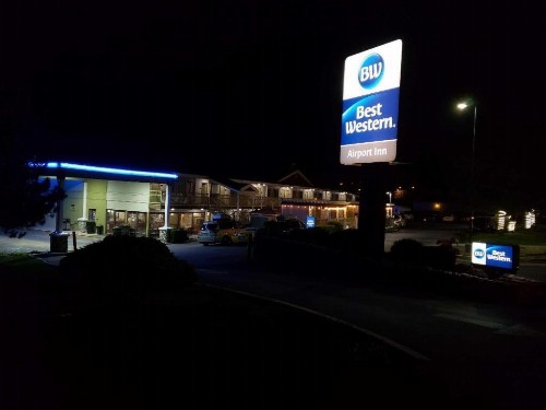 Airport Inn - image 6