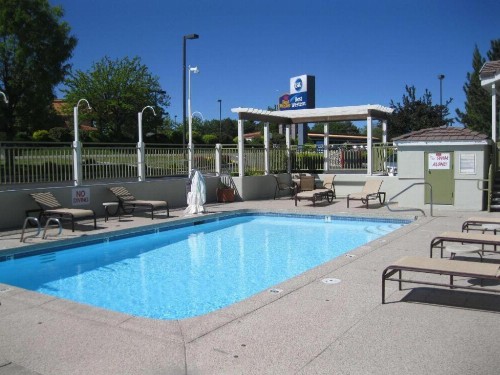 Airport Inn - image 7