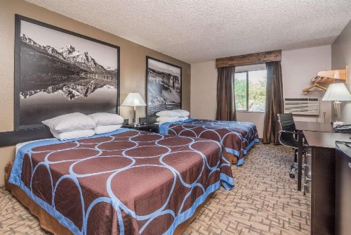 Super 8 by Wyndham Boise - image 1