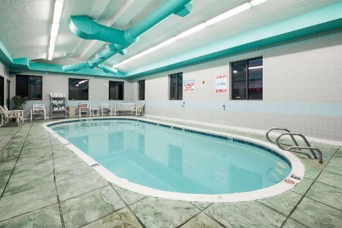 Super 8 by Wyndham Boise - image 10