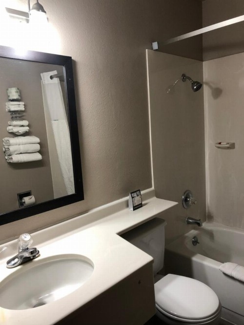 Super 8 by Wyndham Boise - image 23