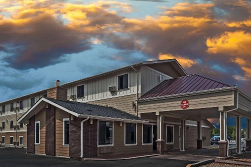 Super 8 by Wyndham Boise - image 4