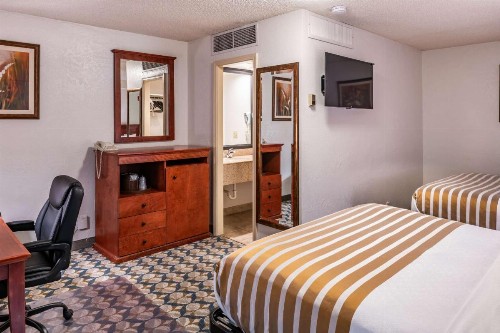 Best Western Vista Inn at the Airport - image 24