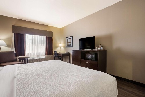 Best Western Northwest Lodge - image 15