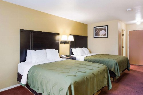 Quality Inn Airport - image 10