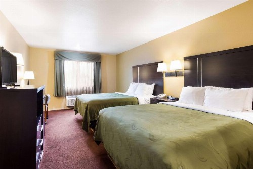 Quality Inn Airport - image 12