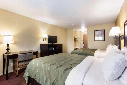 Quality Inn Airport - image 20