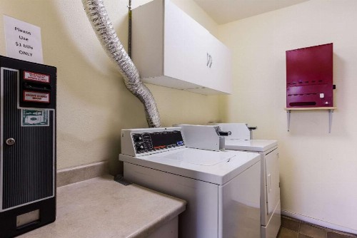 Quality Inn Airport - image 24
