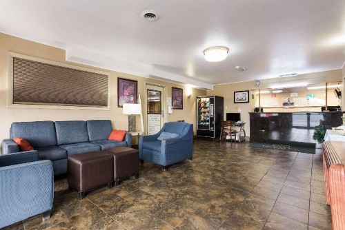 Quality Inn Airport - image 25