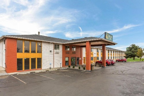 Quality Inn Airport - image 34